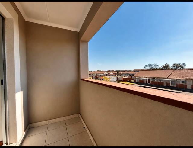 2 BEDROOM APARTMENT FOR SALE IN MONAVONI